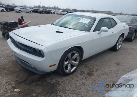 2014 Dodge Challenger Sxt Plus z USA, uszkodzony, nr VIN 2C3CDYAG2EH258362